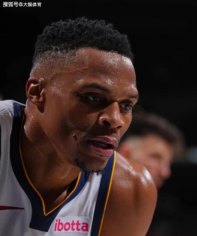 包含澳门队在最新一场比赛中实现反击胜利，令人瞩目的词条