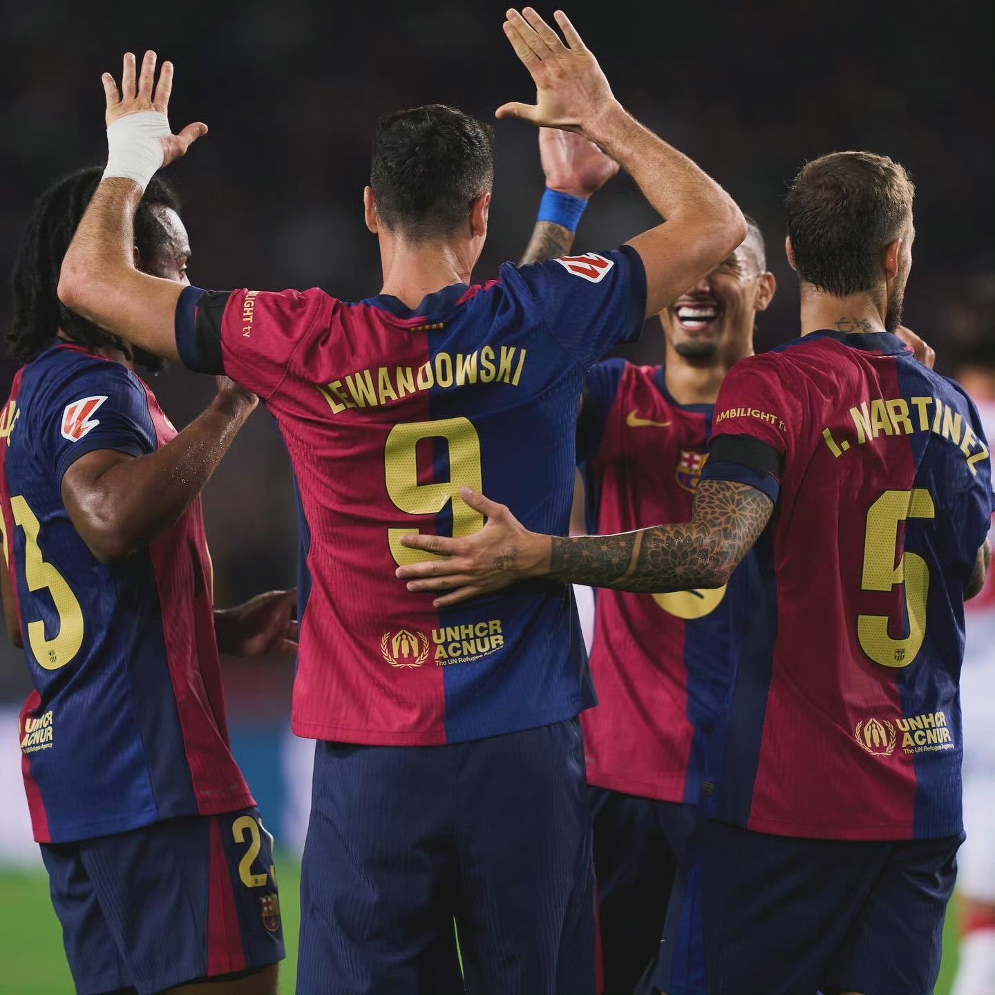 包含巴塞罗那遭遇尤文图斯困局，激烈对抗的词条