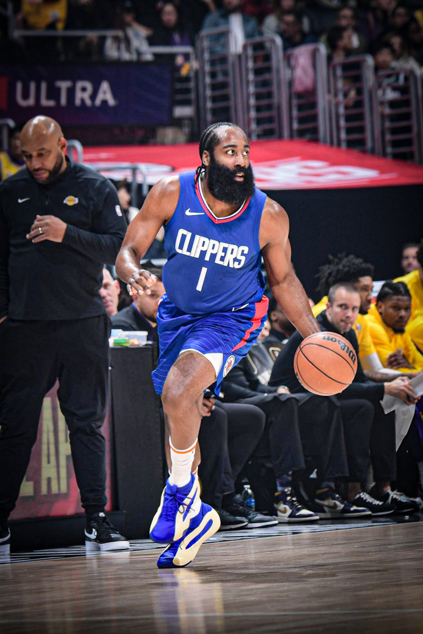 开云平台-欧文轻伤输球心有憾詹姆斯助哈登取胜的简单介绍