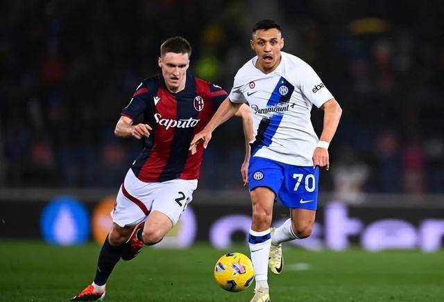 包含诺维奇城门将神勇扑救保平，逼平哈德斯菲尔德的词条