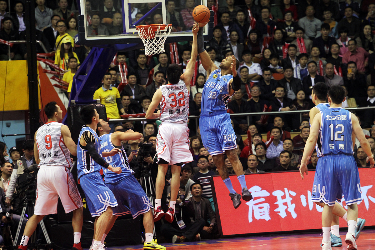 开云APP-步行者与老鹰将进行对决争夺胜利