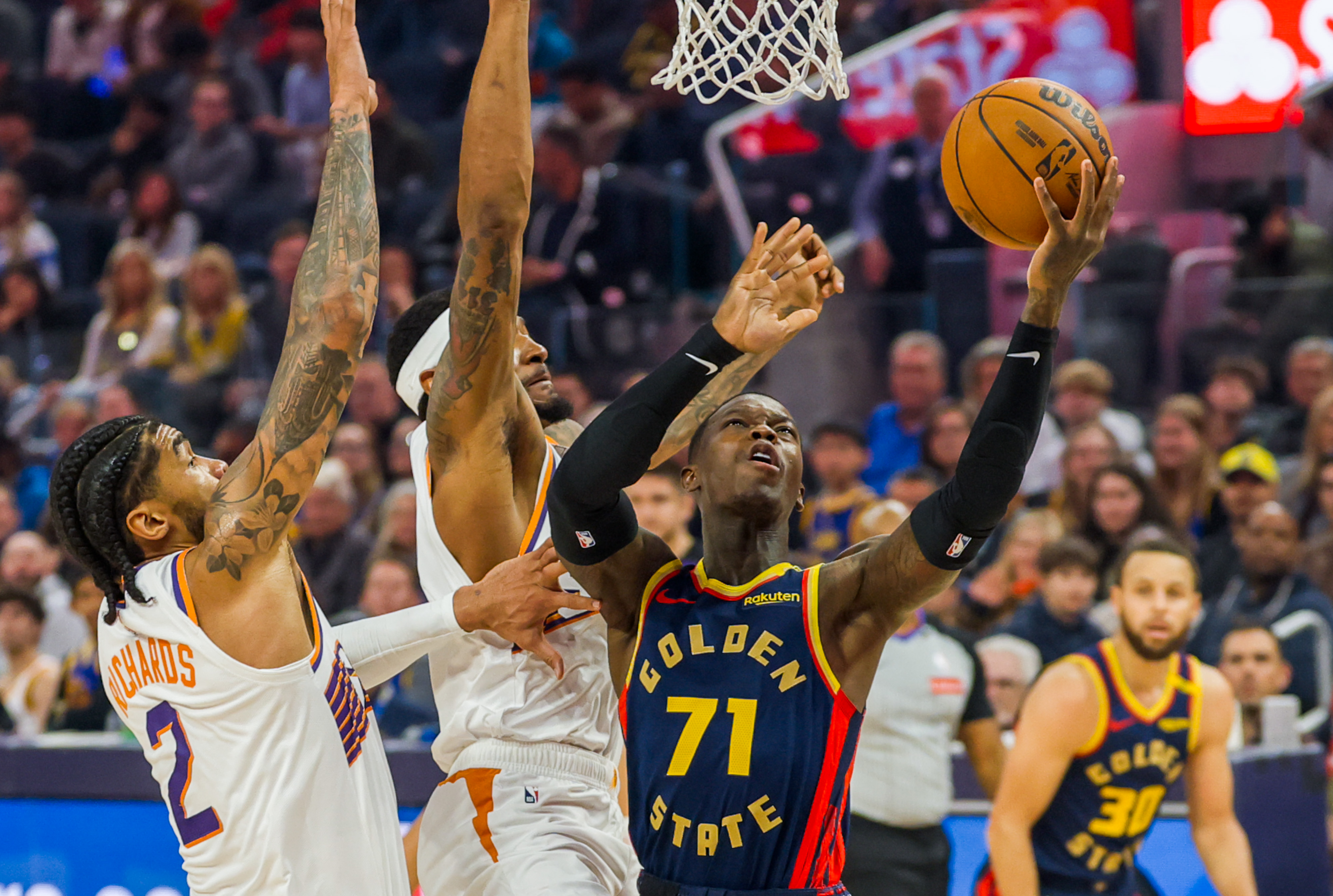 开云平台-包含勇士连续五场失利新赛季表现低迷的词条