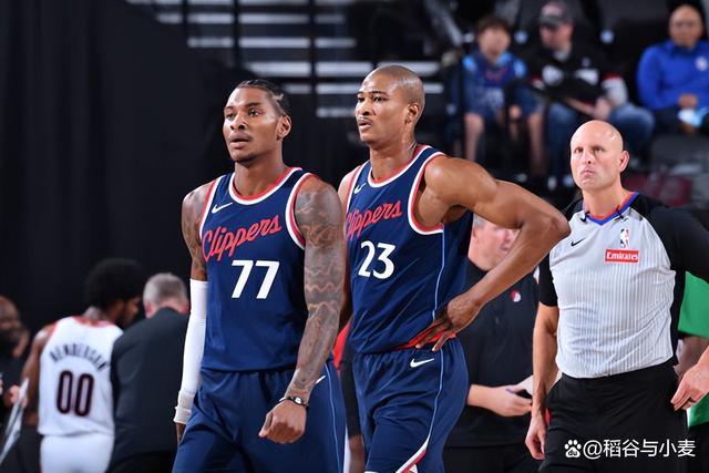 包含快船新援表现出色，帮助球队取得关键胜利！的词条