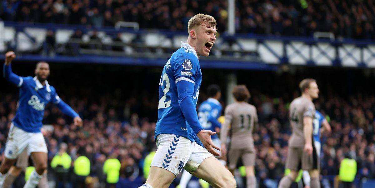 包含梅斯豪取胜利，保级形势稍有改观的词条