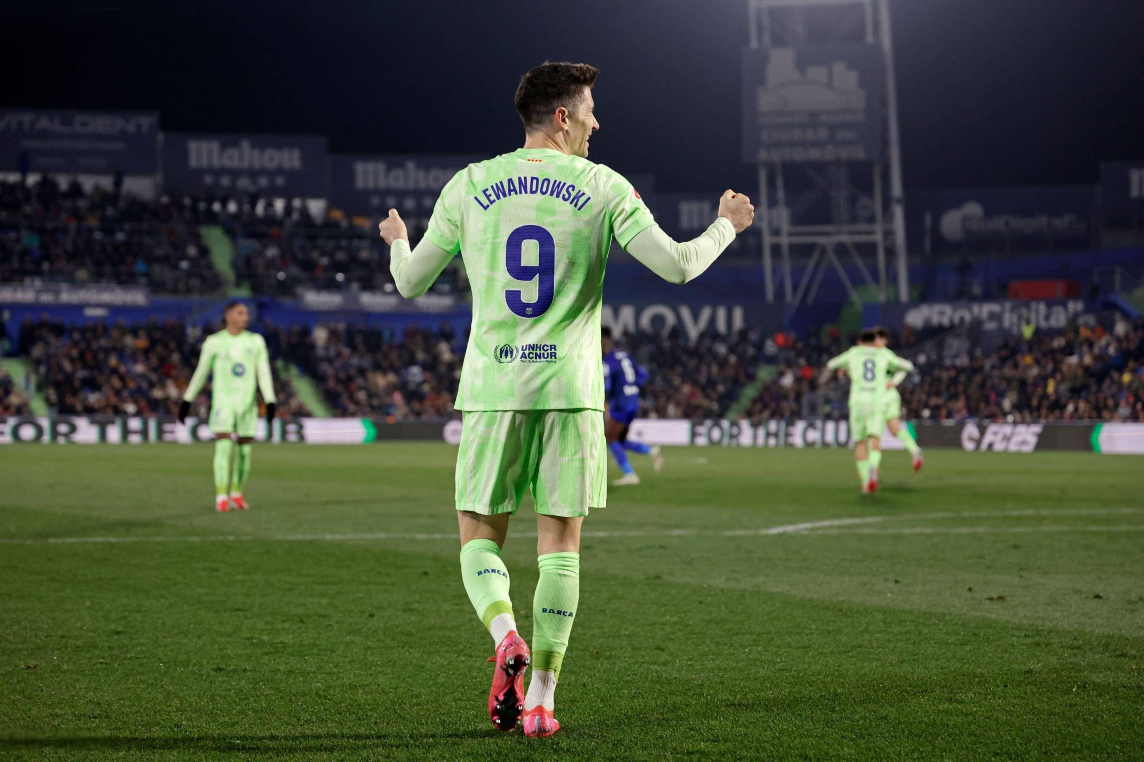 尤文图斯客场战平巴萨，提前淘汰赛收官