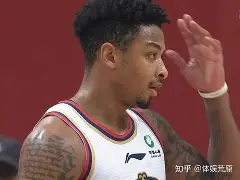 特瓦斯带球突进得手，斯洛伐克取得三连胜