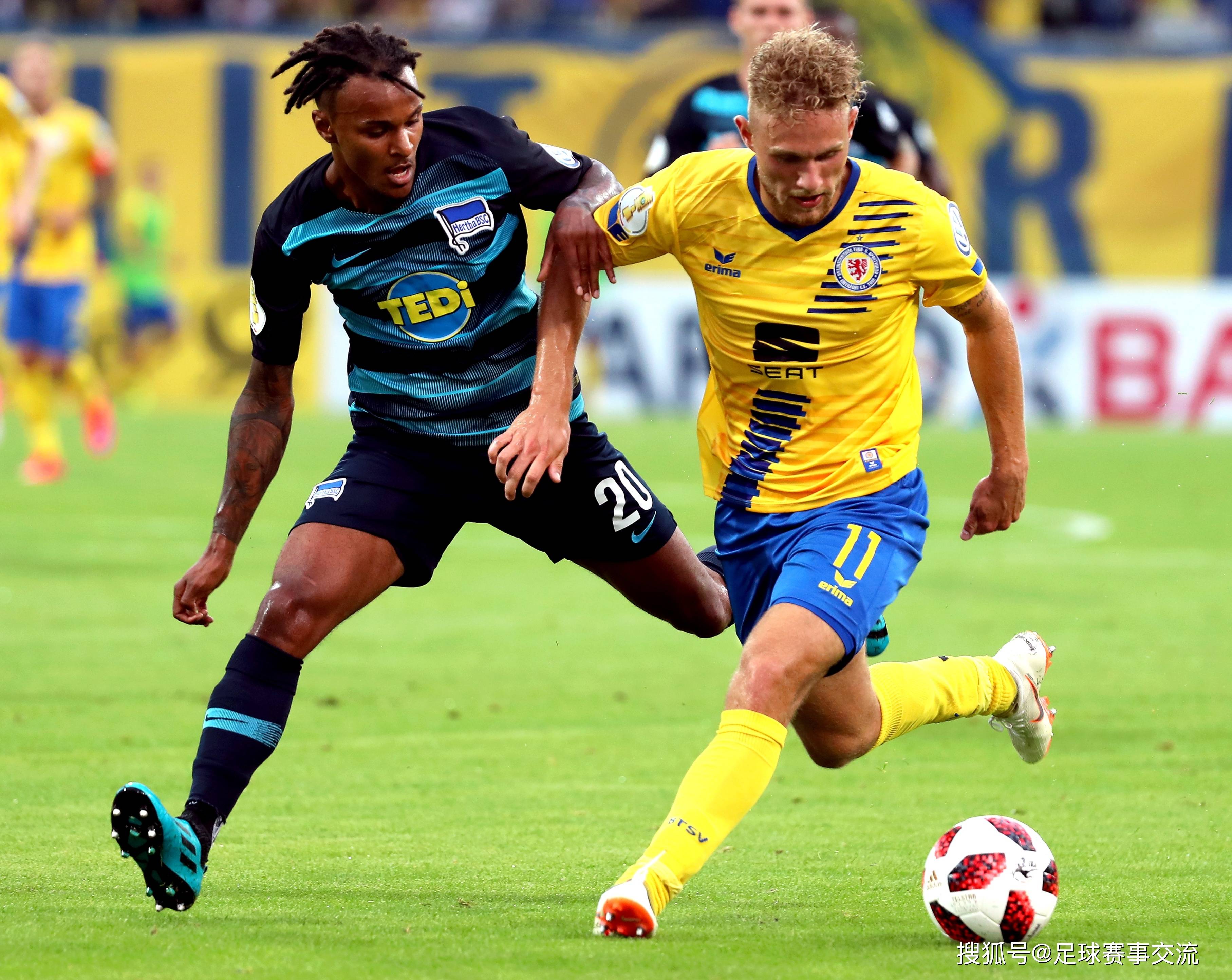 足球比赛精彩纷呈，引发全球热议