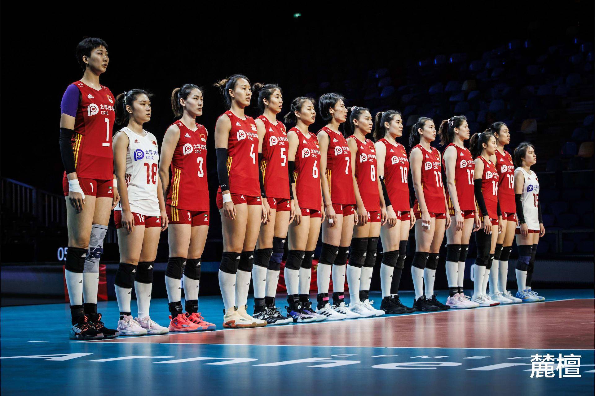 阿尔勒主队主教练调整战术，迎战下一场比赛