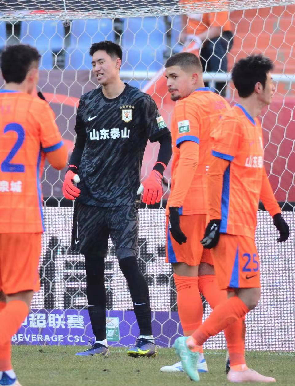 瑞士队临危受命成功晋级，丹麦队惋惜失去欧锦赛机会