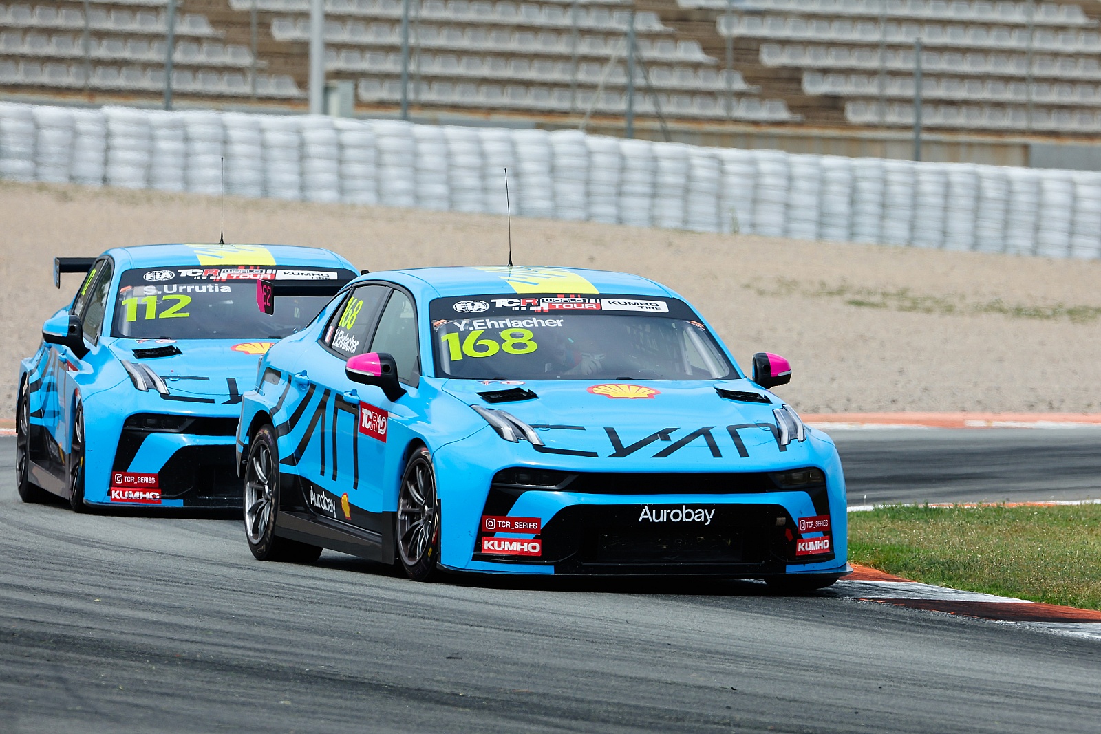 包含瓦伦西亚主场取得胜利，提升排名的词条