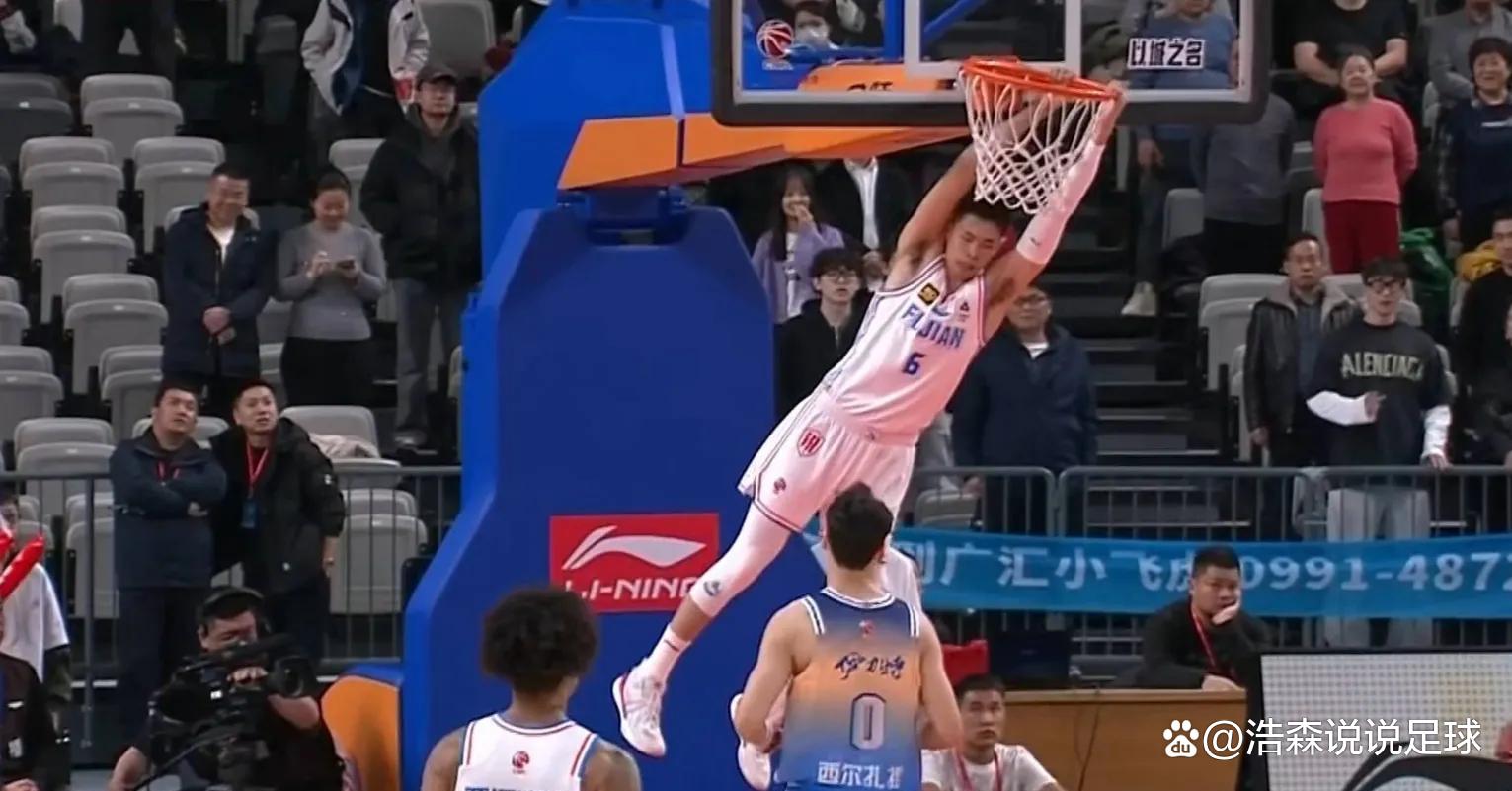 福建男篮奋力追赶，终获胜利晋级
