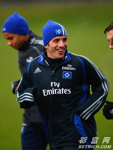 包含汉堡队遭受惨败，全队反思中的词条