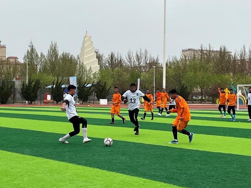 足球比赛决赛将上演激烈角逐!