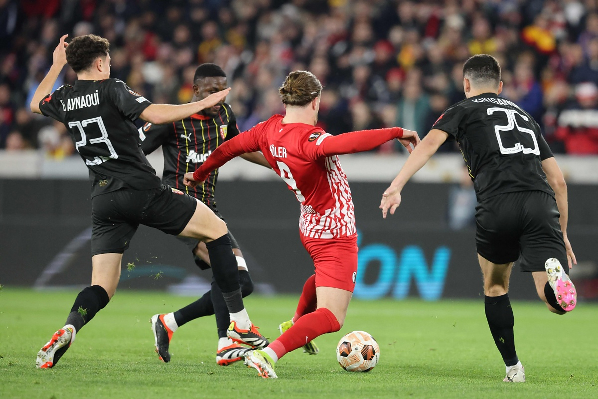 拜仁慕尼黑客场疲态，连续三轮不胜