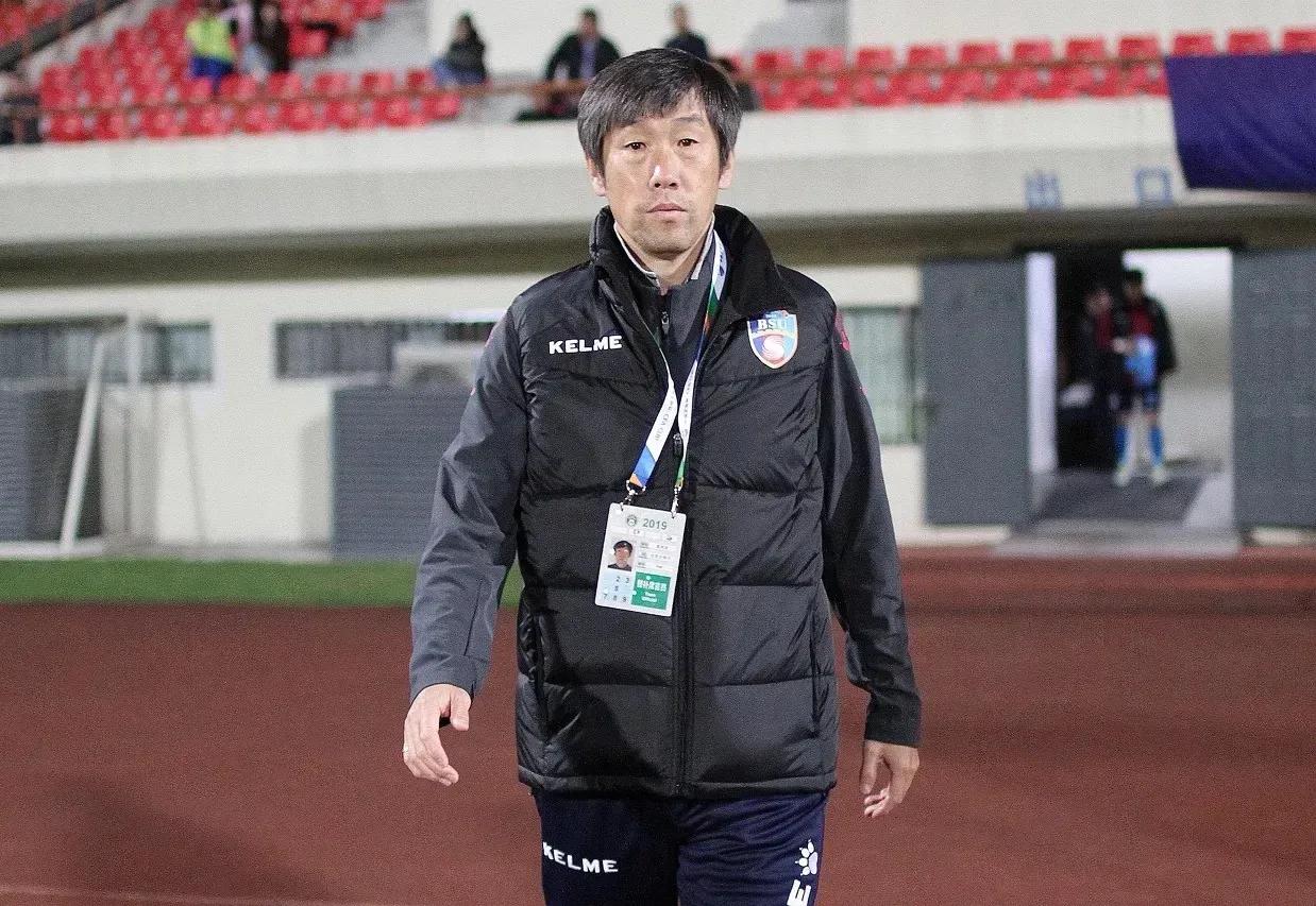 开云体育在线-足球竞技大潮汹涌，风云再起谁能独步江湖