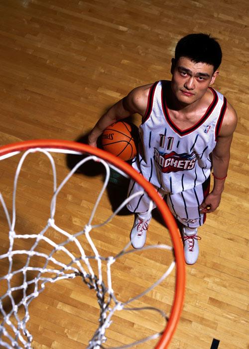 体坛偶像姚明为推广篮球运动助力 体坛偶像姚明为推广篮球运动助力