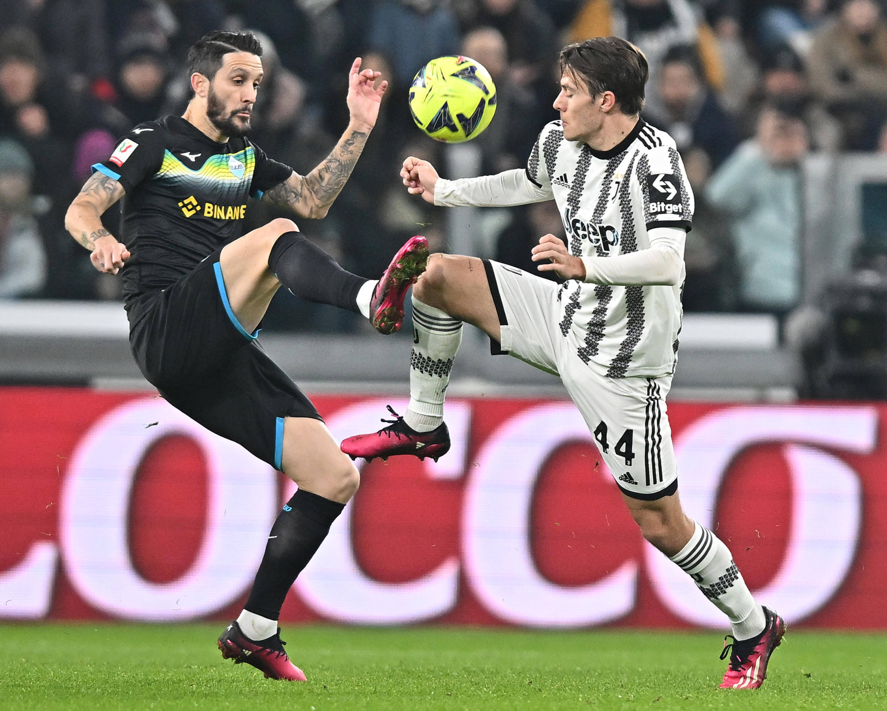 克罗地亚国家队遭遇激烈对抗,成功晋级 克罗地亚国家队遭遇激烈对抗,成功晋级