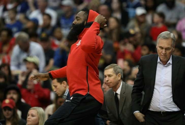 包含山东队客场击败，轻取龙头位置的词条