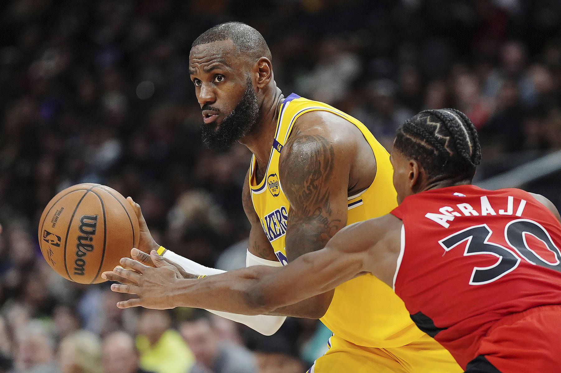 包含猛龙主场告捷：抢七制胜湖人频危险的词条