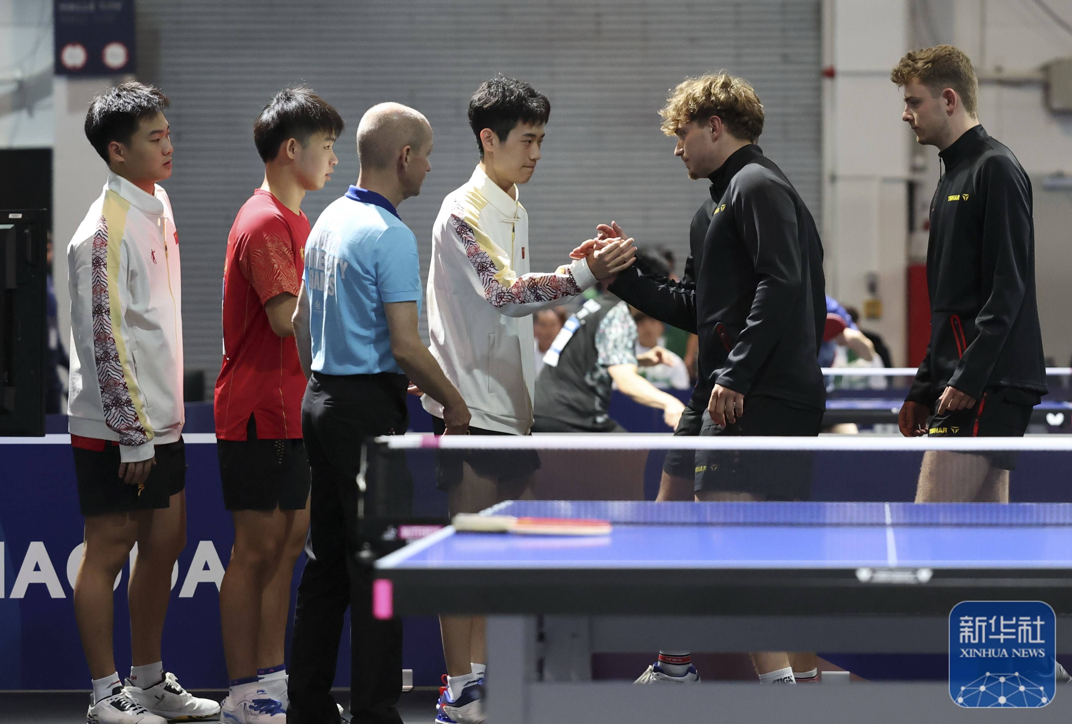 比利时队凭借团队合作，击败对手晋级