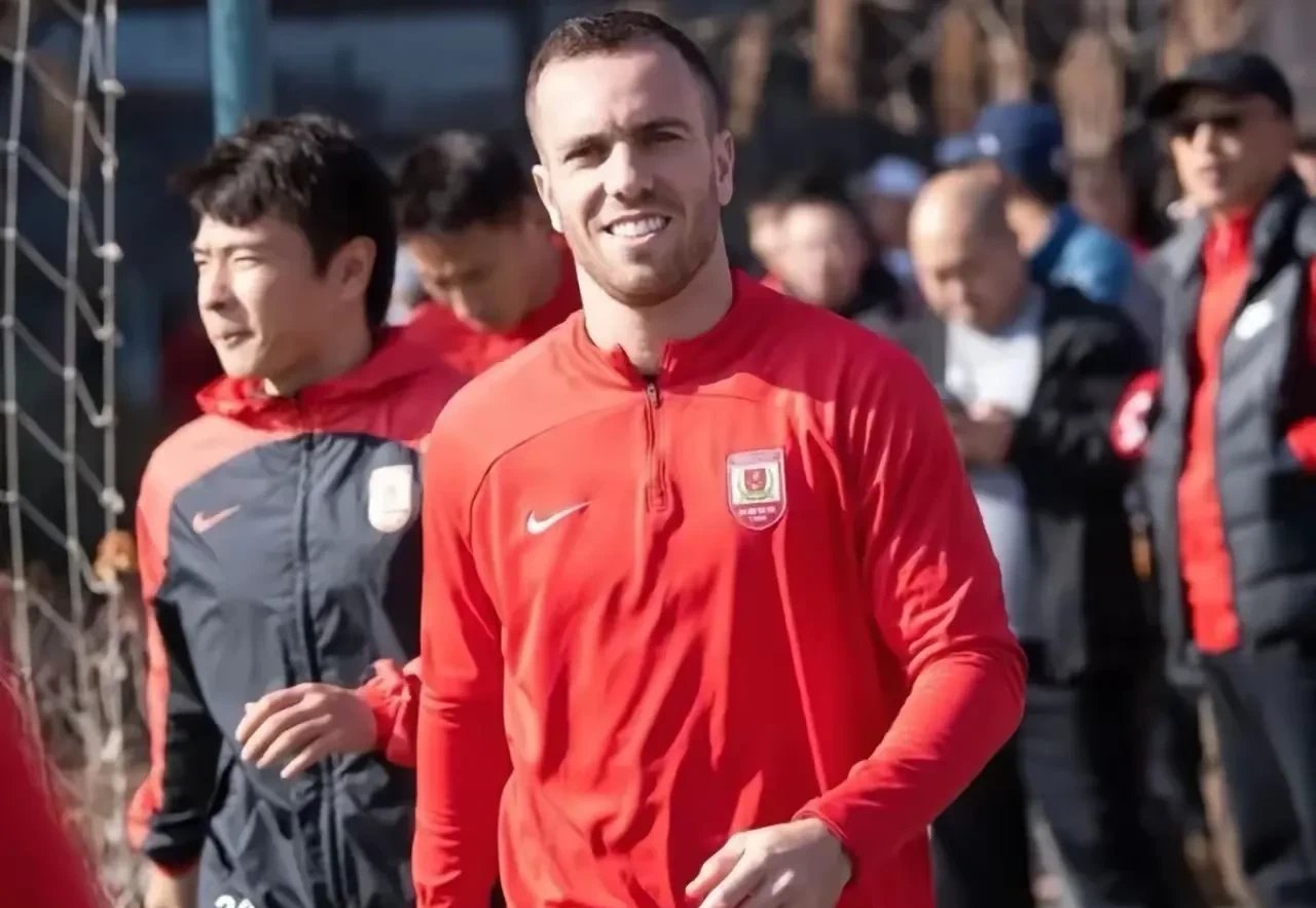 热身赛大比分胜出,国家队霸气登场 热身赛大比分胜出,国家队霸气登场