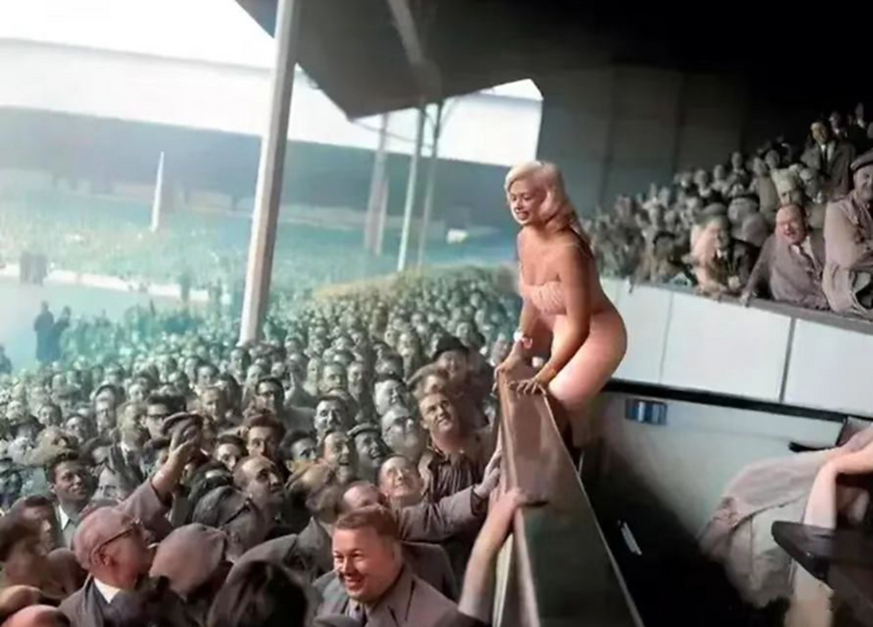 一场精彩的足球比赛震撼全场观众