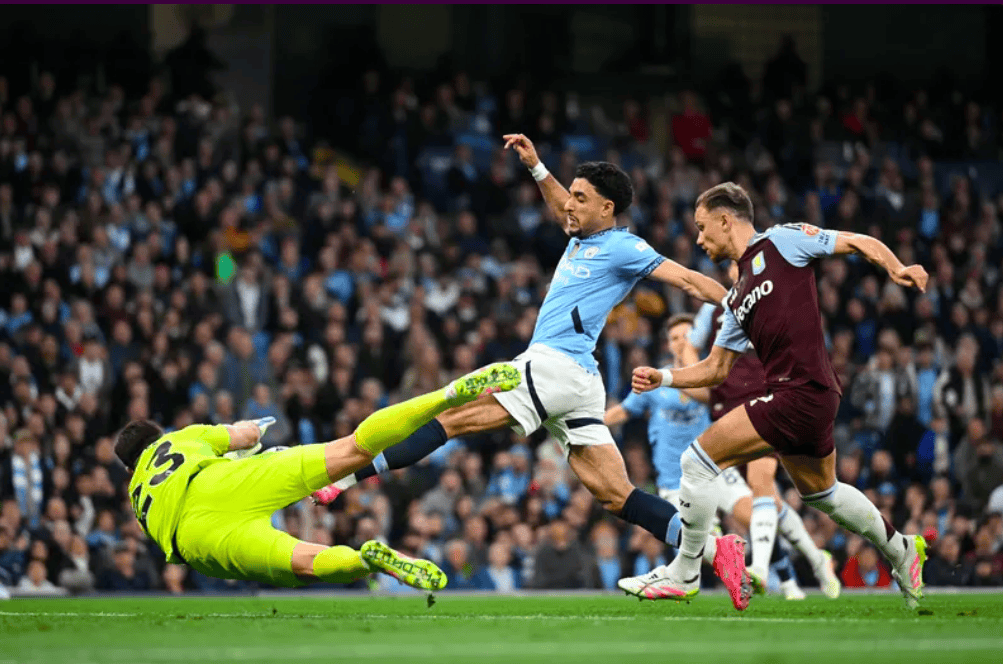 利物浦客场大胜埃弗顿，卫冕冠军领跑