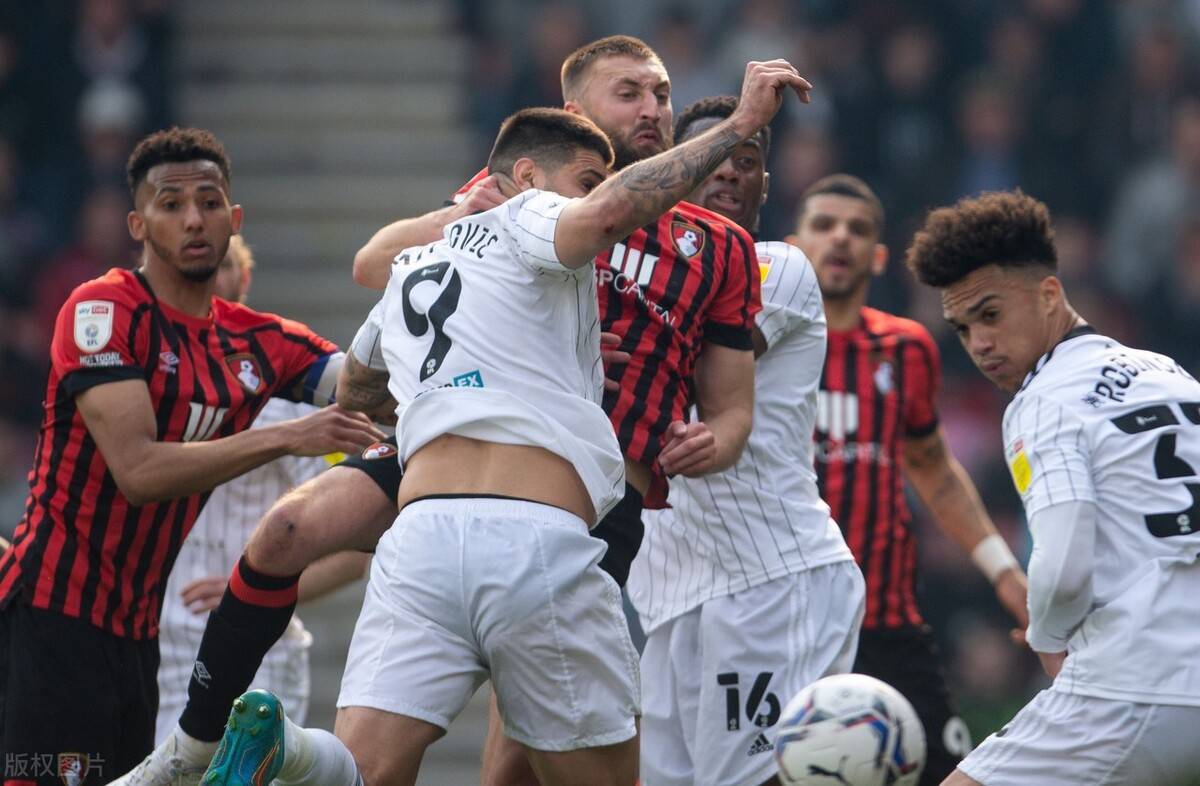 开云体育下载-利兹联主场失利，博尼出场再创低谷