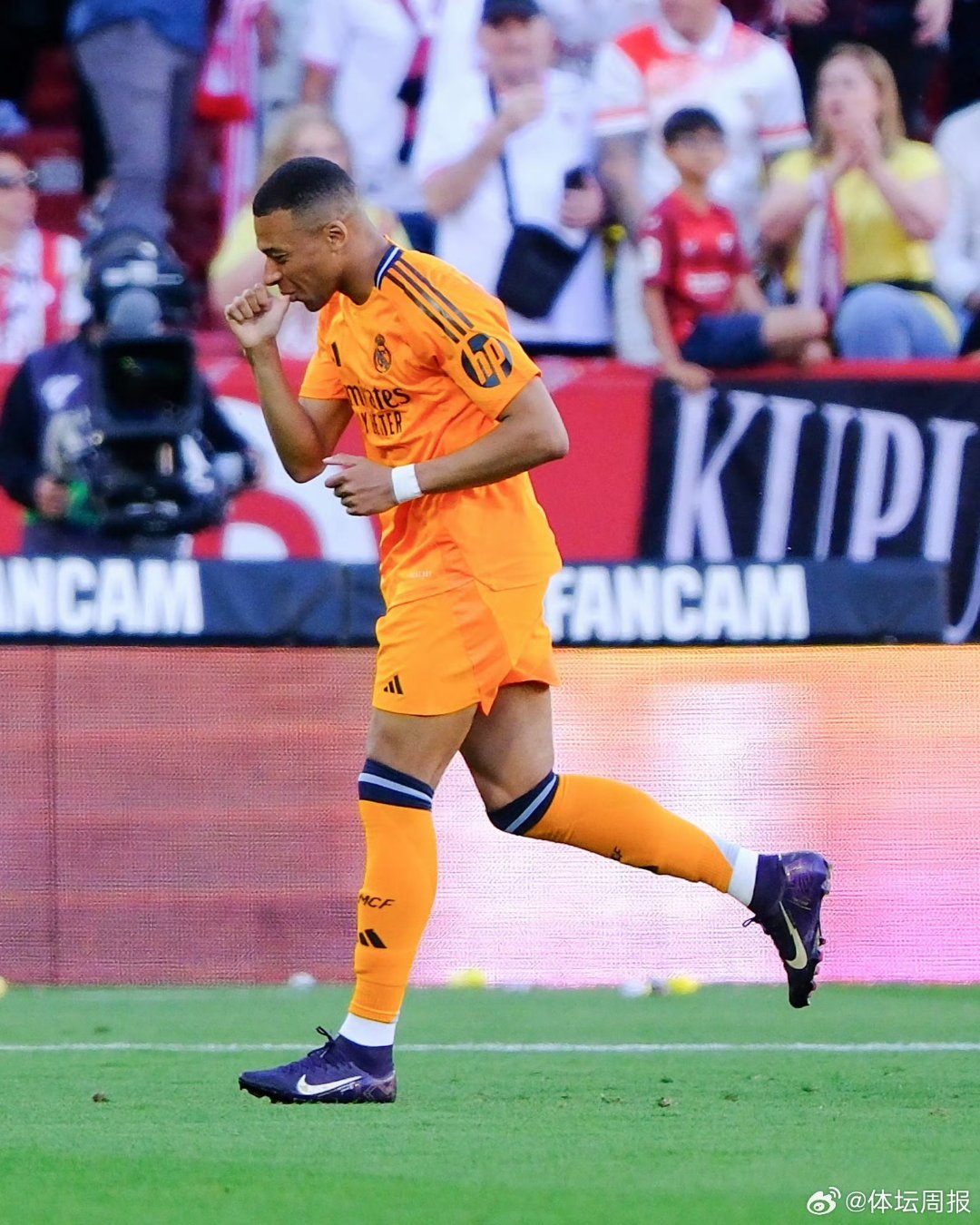 关于欧洲球员在比赛中奋勇拼搏，争取胜利的信息