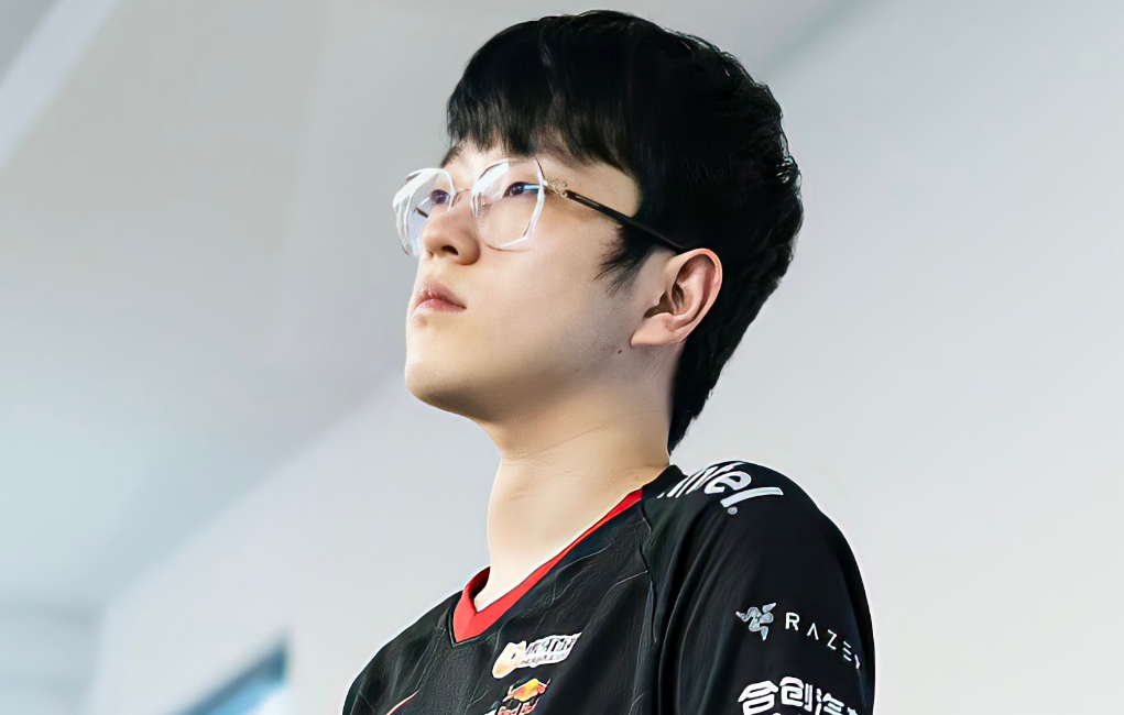 包含CLG绝杀DFM，Scout拿下关键大龙激烈交锋入围赛，引爆全场热议的词条