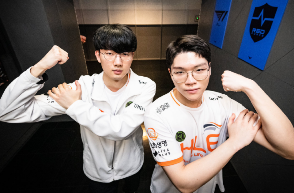 包含CLG绝杀DFM，Scout拿下关键大龙激烈交锋入围赛，引爆全场热议的词条