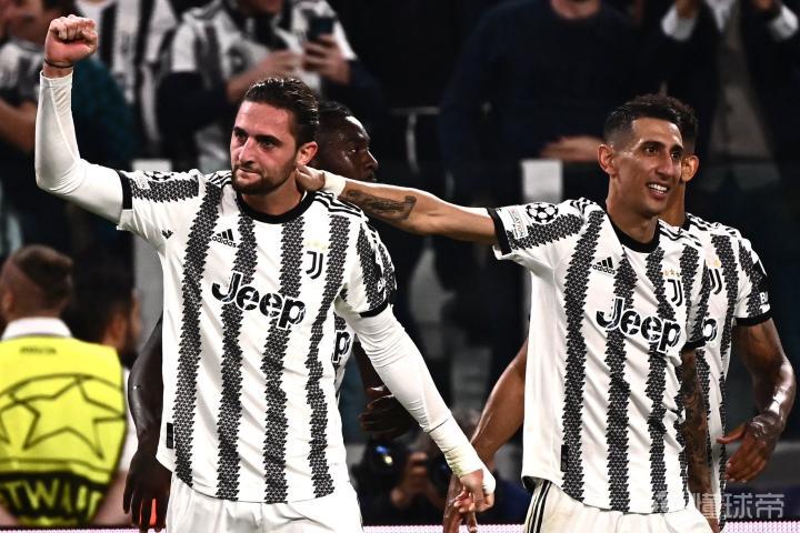 开云下载-尤文图斯遭遇三连败，积分榜形势堪忧