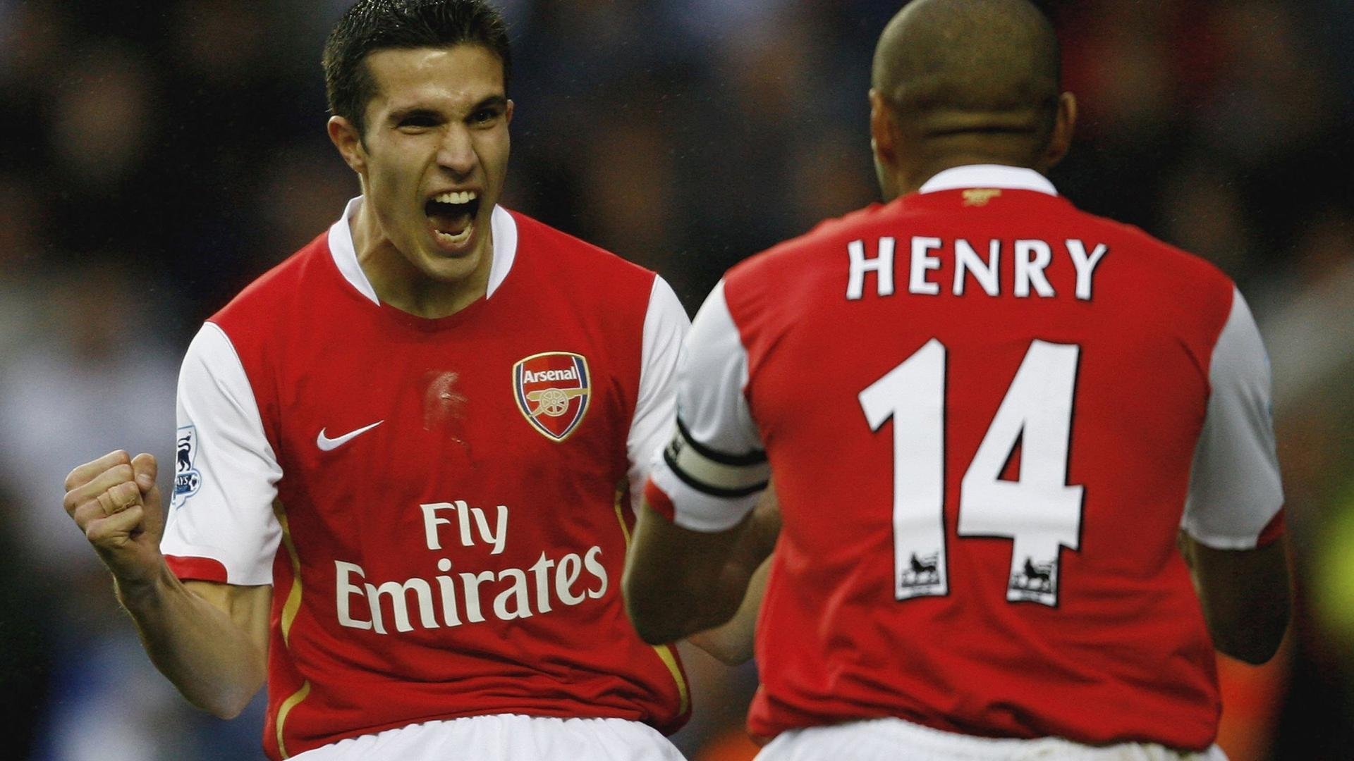 绿茵孤影与橙色洪流,当苏亚雷斯孤掌难鸣,荷兰群星压制哥伦比亚