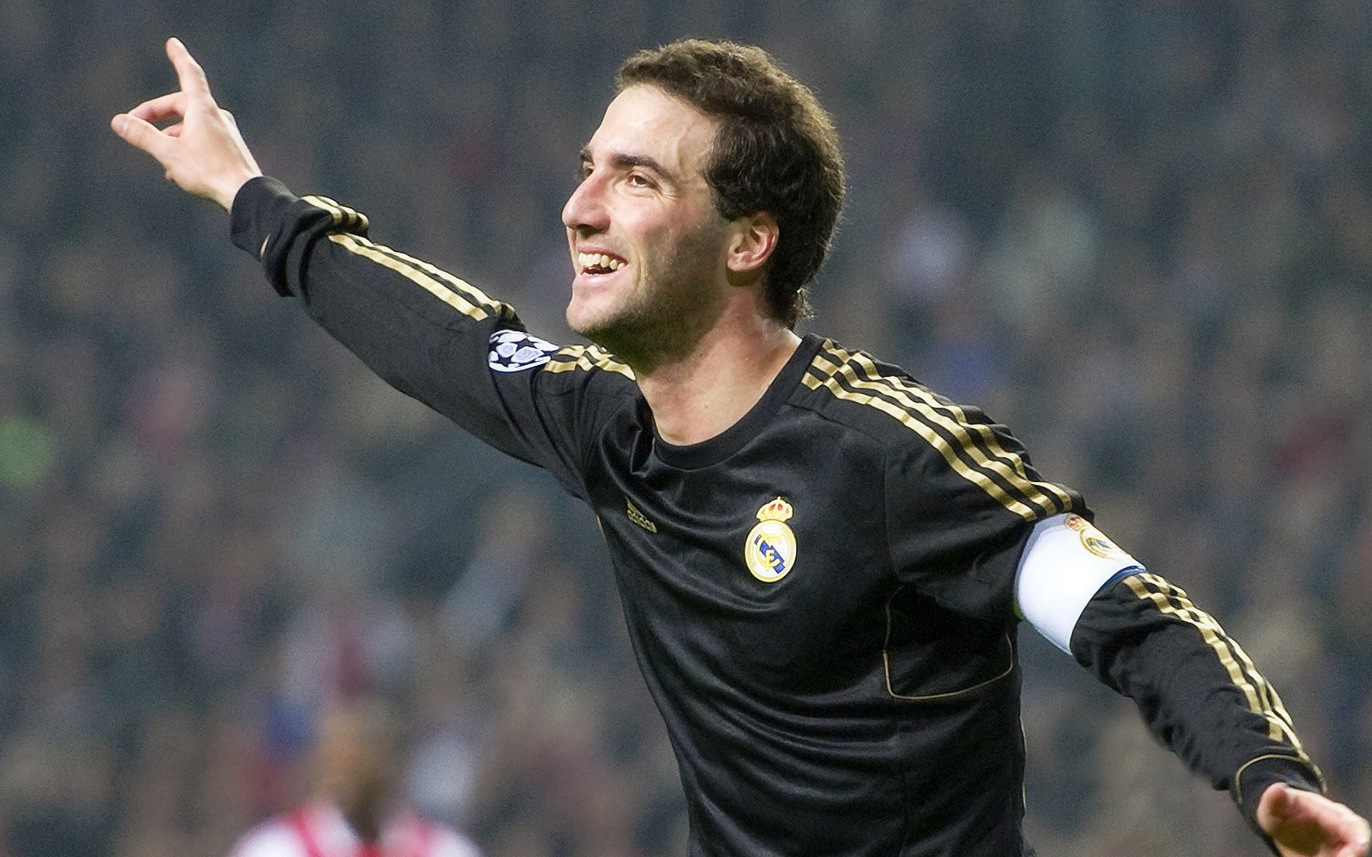 当红色风暴席卷阿尔卑斯,努涅斯在利物浦对阵瑞士之夜的永恒烙印