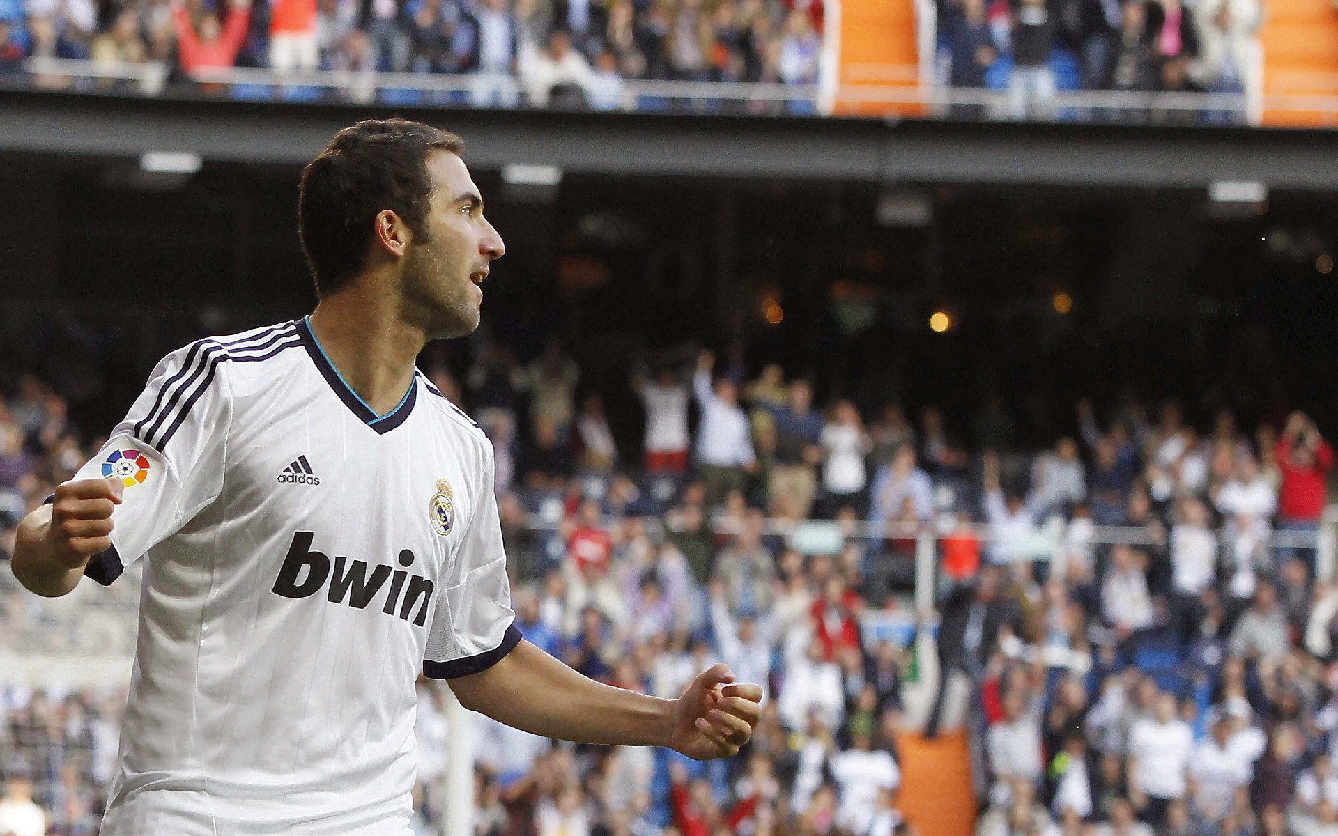 时代交接，拉沃尔杯的野火，为何烧穿了温网的古老草坪？